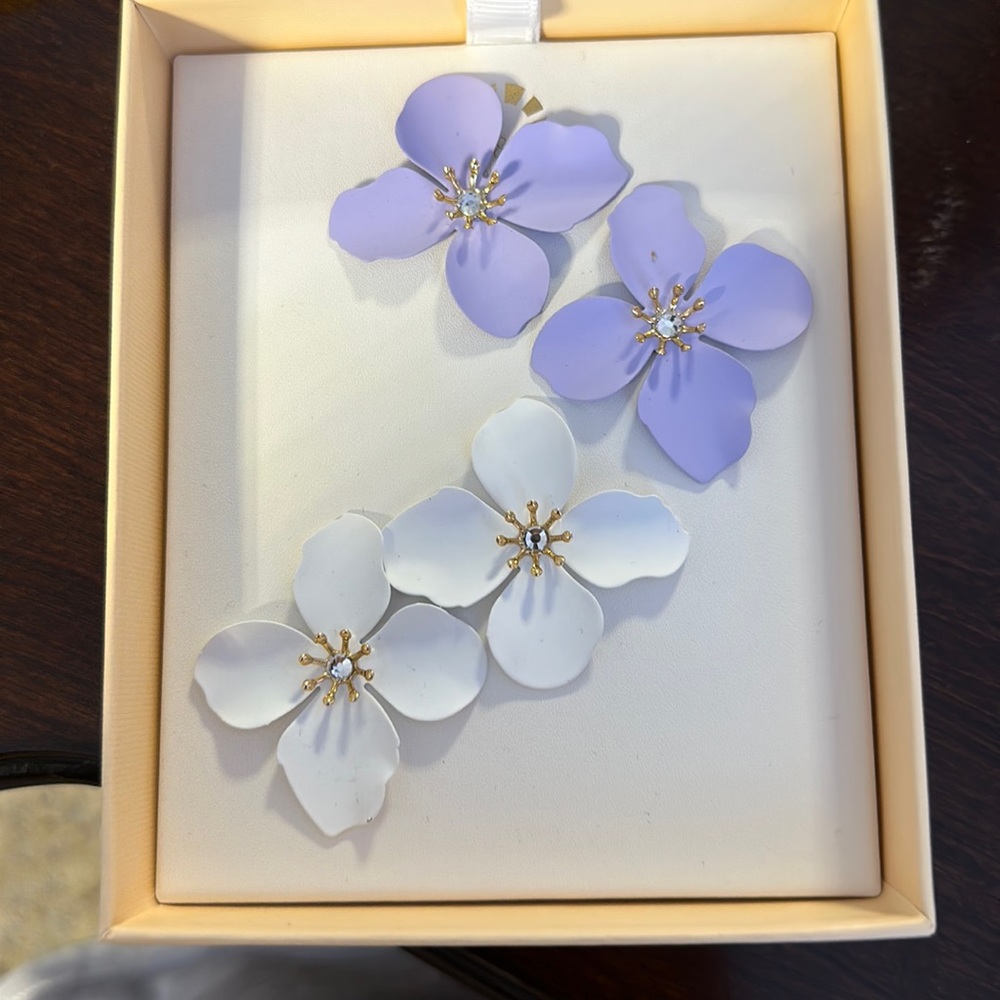 Brand new earring